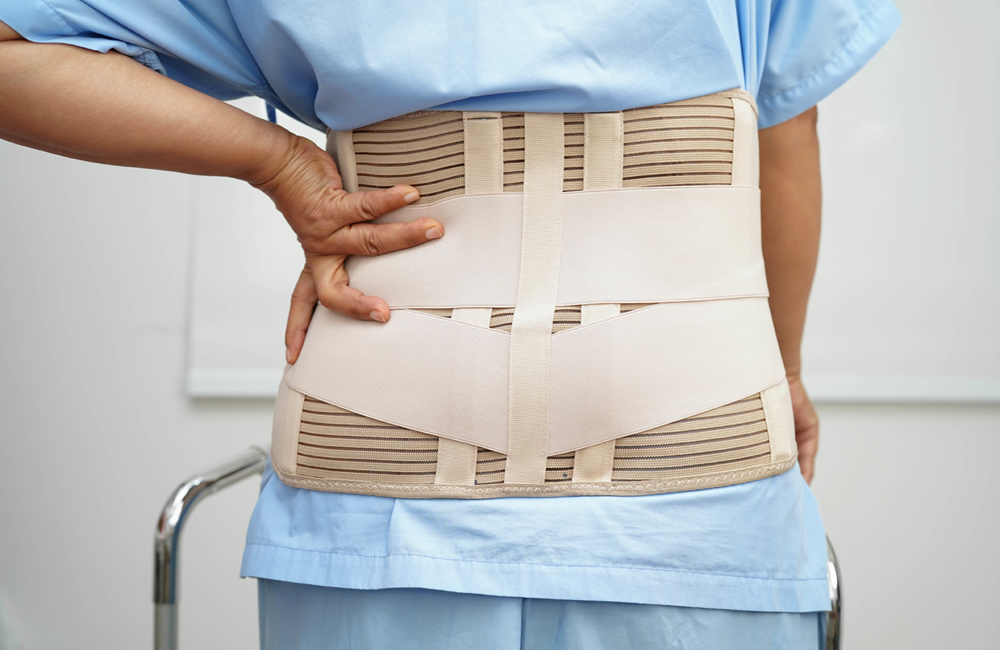 腰痛　コルセット